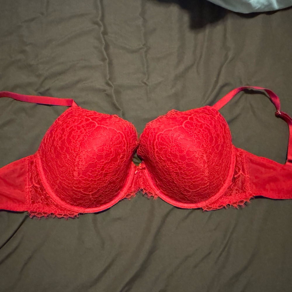 VS Dream Angels Lined Perfect Coverage Red Lace Bra